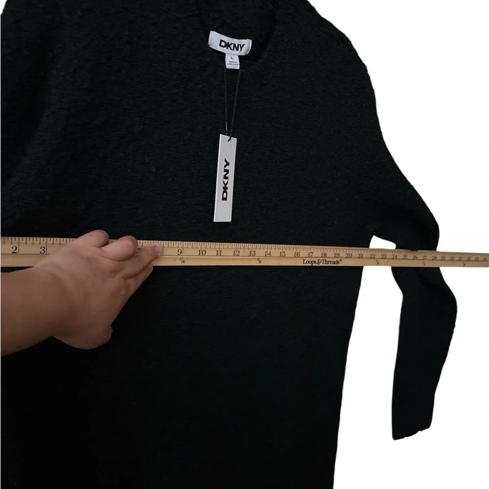 DKNY Men’s, Textured Black Sweater,Size L,NWT,98% Polyester 2% Spandex